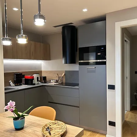 Exclusive Flat On With Panoramic Views 아파트 *