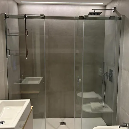 Exclusive Flat On With Panoramic Views 아파트 코모