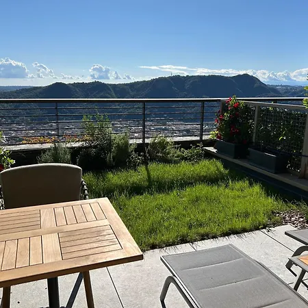 Exclusive Flat On With Panoramic Views 아파트 *